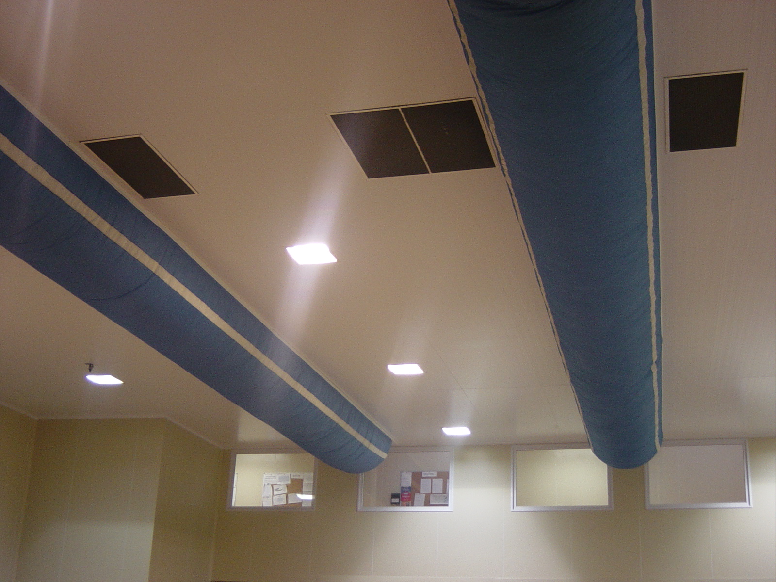 Gaines diffusion par fentes orientées